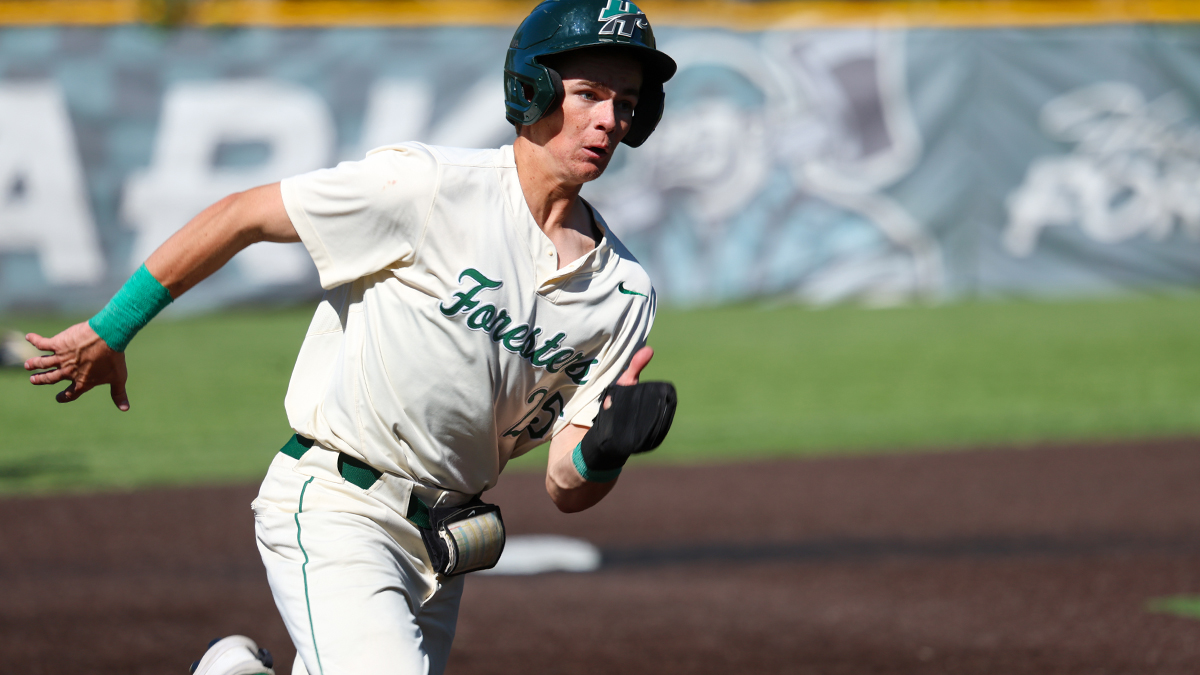 Sixth-Inning Avalanche Powers HU to 9-3 Win Over IWU